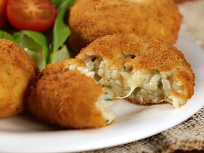 No tires el arroz que te sobró: prepará estas deliciosas croquetas con solo 3 ingredientes