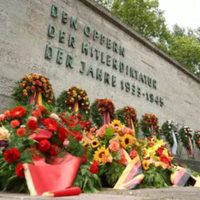 Alcalde de Berlín rinde homenaje a la resistencia en el 77º aniversario del intento de asesinato de Hitler