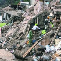 Al menos 27 familias rechazan dejar sus casas en el cerro del Chiquihuite