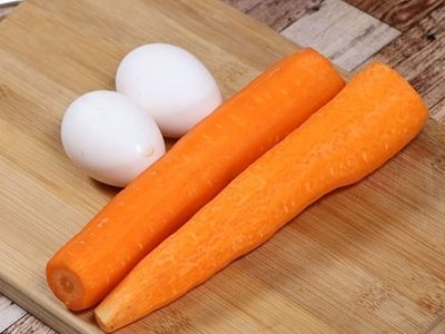 Con 2 huevos y 2 zanahorias: prepará esta receta que te resolverá el almuerzo o cena en pocos minutos