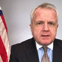 Embajador de EU en Rusia admite que sería "imposible cancelar" a Tolstoi o Tchaikovski