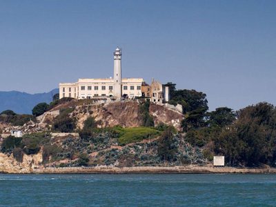 Trump ordena reabrir la prisión de Alcatraz "para albergar a los delincuentes más despiadados"