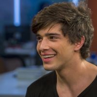 "Ayúdenme a difundir": el duro escrache a Julián Serrano en las redes sociales