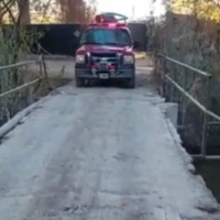 Bomberos denunció el pésimo estado de un puente sobre el río Neuquén