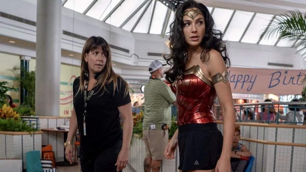 Patty Jenkins y Gal Gadot en el set de Wonder Woman