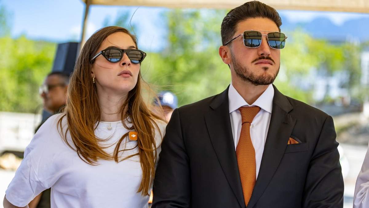 Samuel García y Mariana Rodríguez