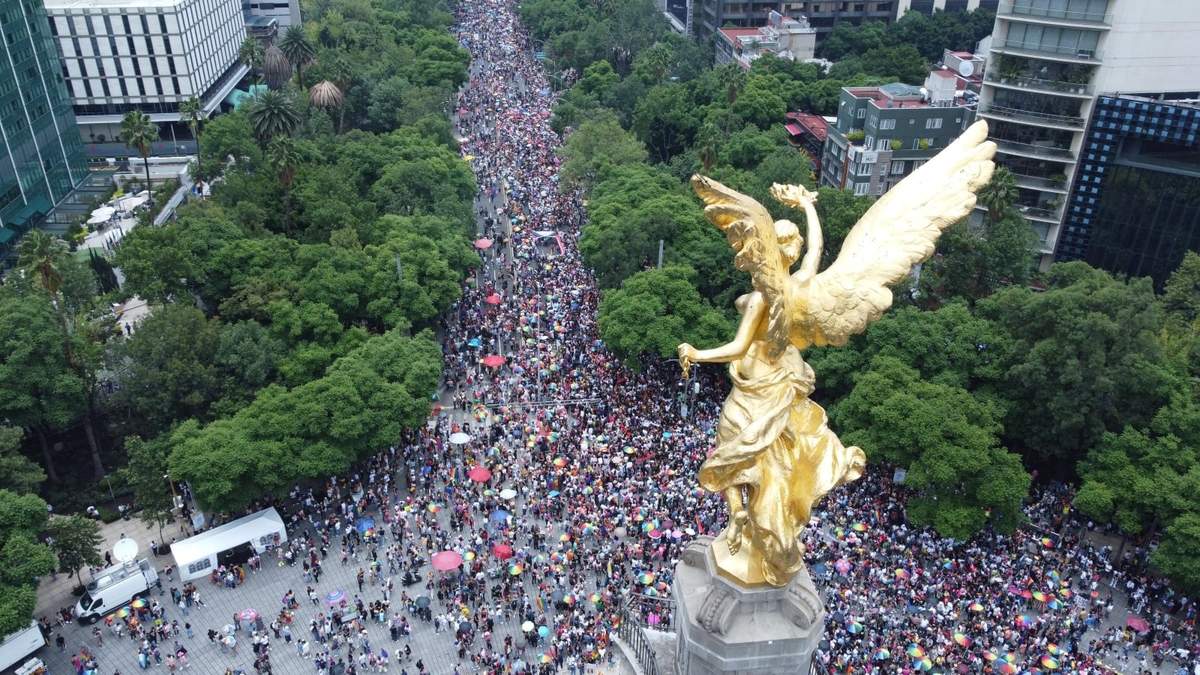 Concentración para la 46 Marcha por el Orgullo LGBTTTIQ+