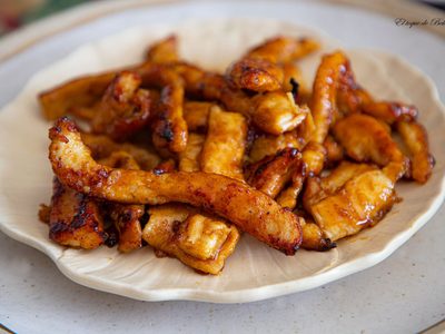 Palitos de pollo sin harinas y altos en proteína: una receta súper fácil y rica que es un 10