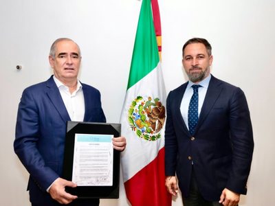 Líder de Vox responde a AMLO: "Abraza a tiranos y protege a narcos"