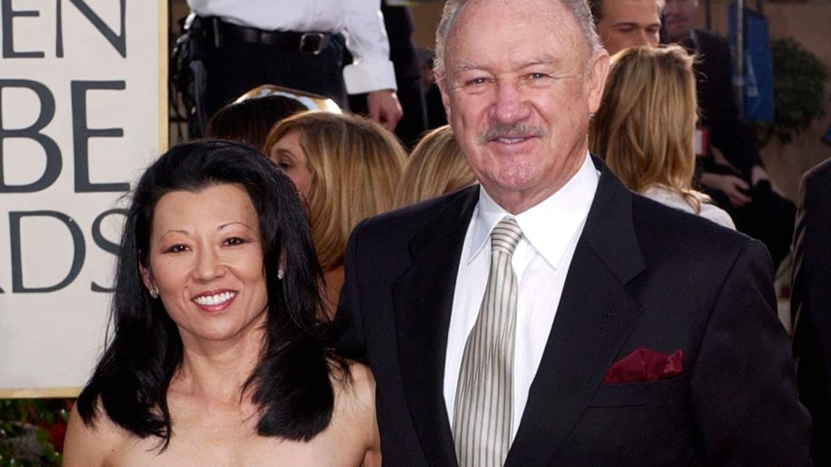 Gene Hackman con su esposa Betsy Arakawa en una imagen de 2003