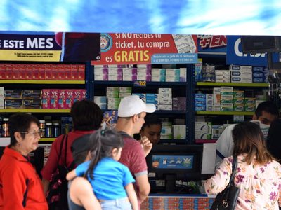 Advierte el Zar de la Influenza: gravar sueros orales abre la puerta a impuestos médicos