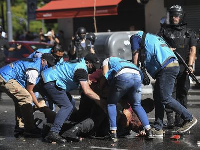 "En la Casa Rosada lanzaron gas pimienta": la insólita defensa de la Ciudad