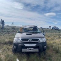 Una familia neuquina volcó cerca de Puerto Madryn: hubo tres heridos