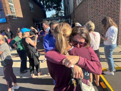 Tiroteo en escuela católica deja 3 muertos, incluido el agresor, y 17 heridos en Minneapolis