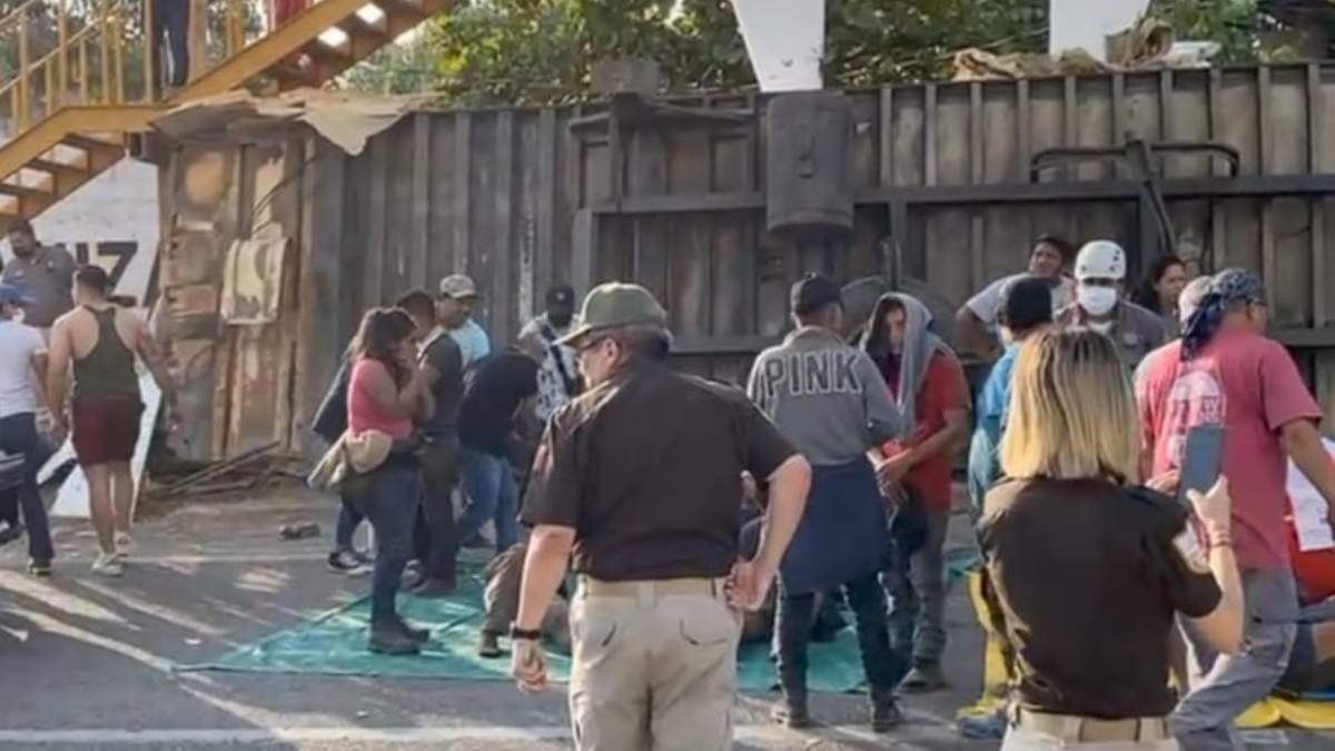 En el tráiler viajaban más de 100 migrantes