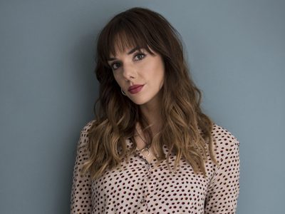 Julieta Nair Calvo sorprendió con un look ideal para los días grises