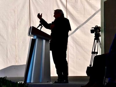 AMLO no descarta poner tercera dosis de vacuna covid-19 a adultos mayores