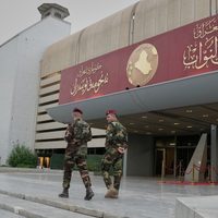 En medio de secuelas de la guerra, Irak elige al kurdo Nizar Amidi como su presidente