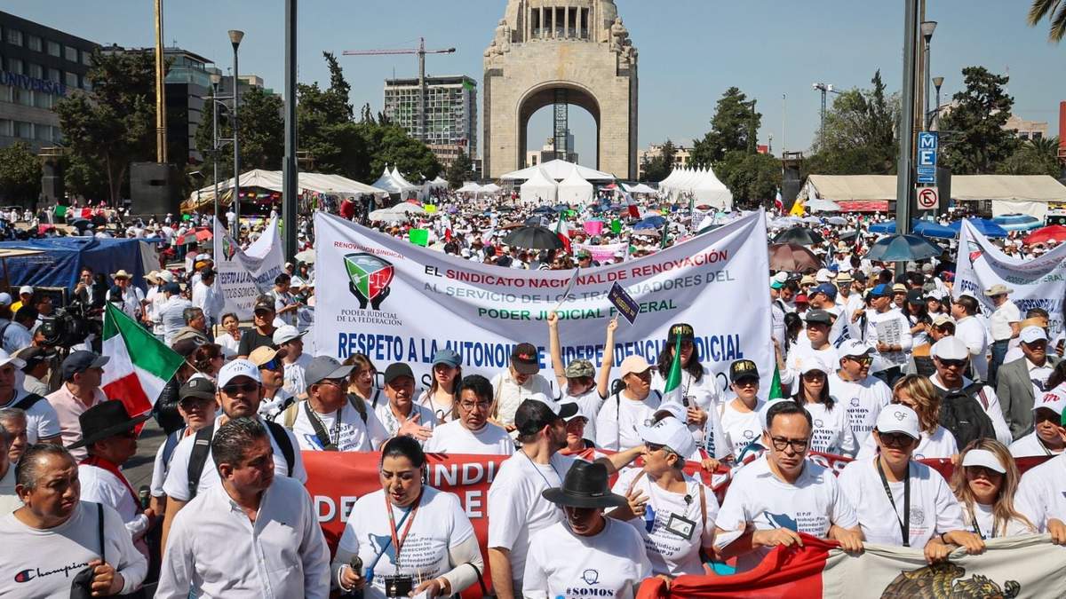 Marcha de ocho mil trabajadores del Poder Judicial de la Federación