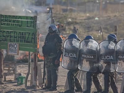 Máxima tensión en General Roca luego del procedimiento policial en la toma de tierras