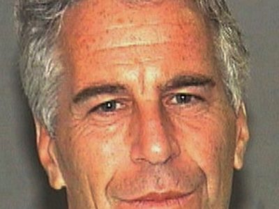 Con más documentos revelados, el mundo ve cómo Jeffrey Epstein usaba contactos para abusar de niñas