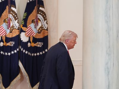 Trump asegura que Irán “sabe lo que hay que hacer” y amenaza con nuevos ataques