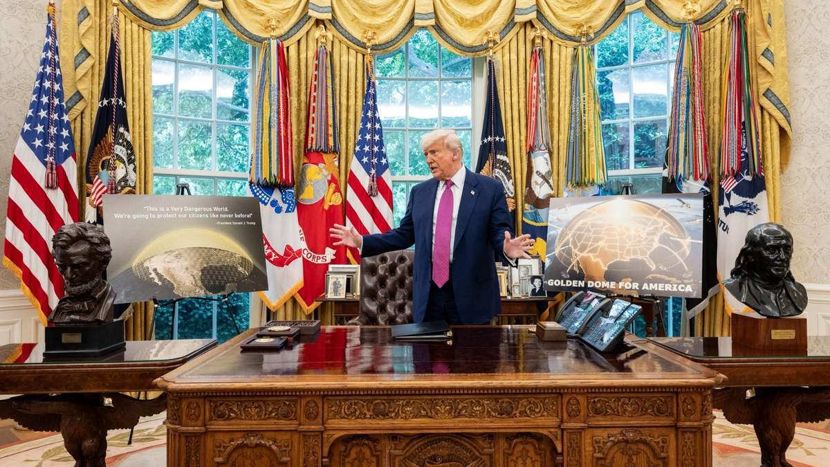 Donald Trump en el anuncio del "Domo Dorado"