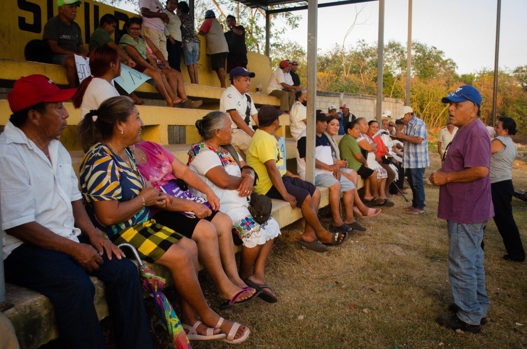 Asamblea de la comunidad maya de Sitilpech, Izamal para  establecer acuerdos y defender su territorio frente al despojo vinculado al programa Viviendas del Bienestar