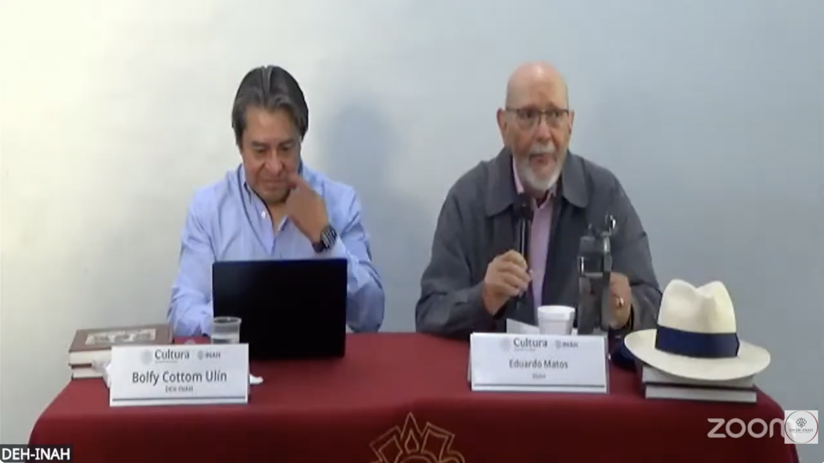 Los arqueólogos Bolfy Cottom y Eduardo Matos Moctezuma en la mesa de análisis “Estos tiempos que vivimos. Crisis y desafíos para la arqueología y la historia” del Seminario Patrimonio Cultural: Antropología, Historia y Legislación de la Dirección de Estudios Históricos
