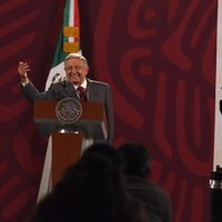 AMLO se burla de estimación de Moody's sobre devaluación del peso y dice que "no va a suceder"