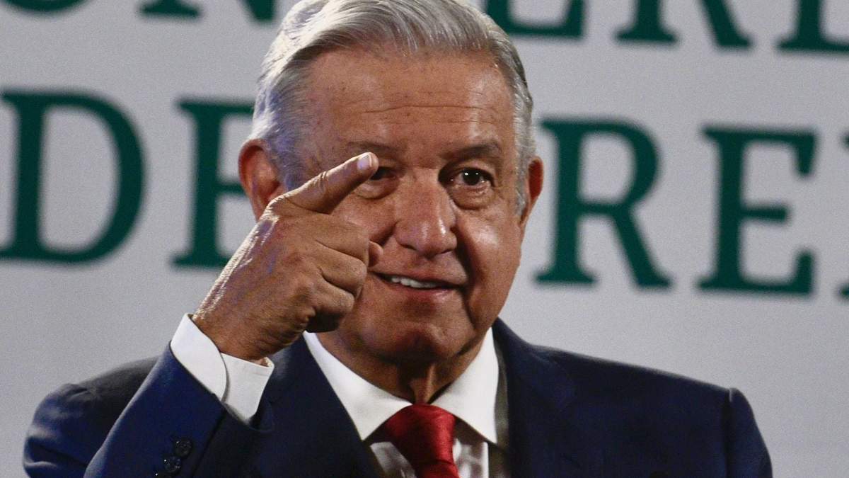 El mandatario defendió el regreso a las aulas pese a oposición de padres