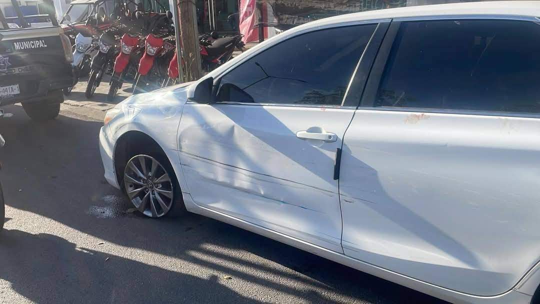 La menor viajaba en este auto