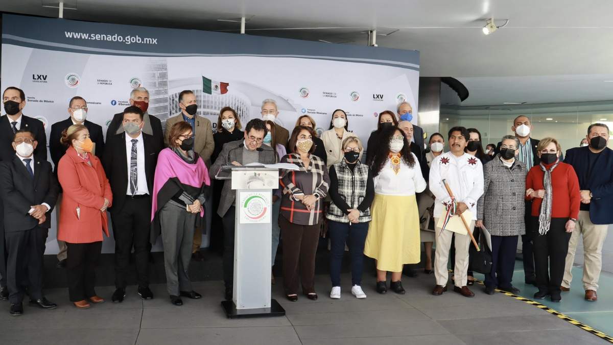 La bancada de Morena en conferencia de prensa