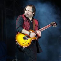 Luto en el rock mexicano: Murió Lino Nava, guitarrista de La Lupita