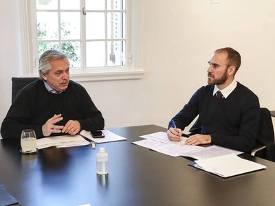 Fernández anticipó que el plazo de renegociación de la deuda "continuará vigente hasta el lunes"