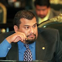 Juez niega suspender orden de captura contra Cuauhtémoc Gutiérrez de la Torre