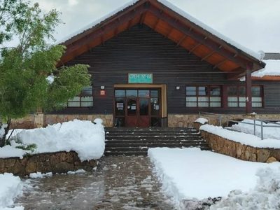 Un adolescente llevó una pistola de aire comprimido a una escuela de Villa la Angostura