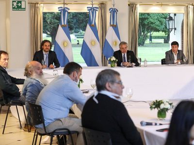 Fernández se comprometió a profundizar la ayuda alimentaria en los sectores más vulnerables