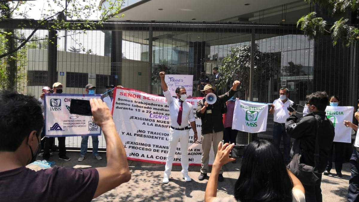 Protesta de trabajadores de la Secretaría de Salud (Sedesa) del gobierno capitalino