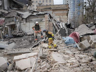 Kiev sufre su tercer bombardeo en 5 días luego de que Rusia incrementa ataques contra ciudades