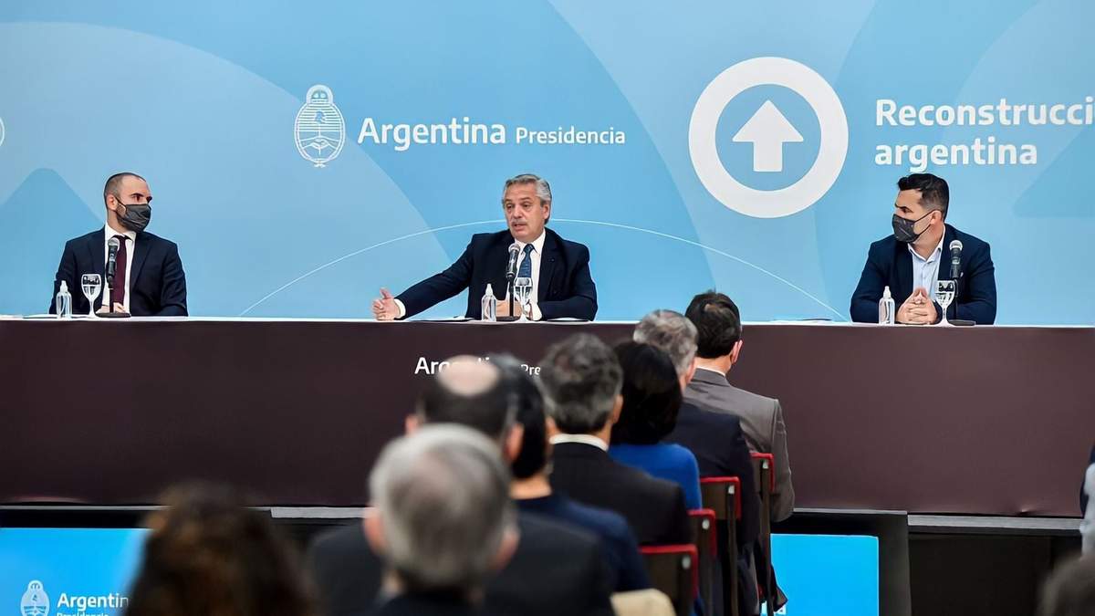 Guzmán, Fernández y Martínez encabezaron el acto. Fuente: (Twitter)