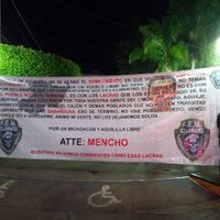"Voy a quedarme", dice "El Mencho" en una manta del CJNG en Aguililla