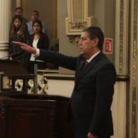 Pese a protestas, eligen a Gilberto Higuera Bernal como fiscal de Puebla