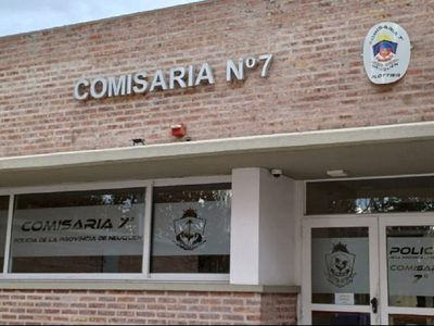 Ingresaron al patio de una casa en Plottier y robaron una camioneta que tenía el motor encendido