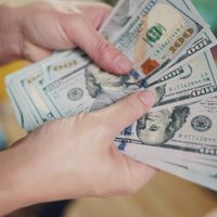 Eliminan límite al cobro en dólares para freelancers que prestan servicios al exterior