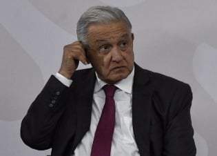 “También nos ocupamos de los archivos, sobre todo de éste, que es muy importante”, dijo el presidente López Obrador en el acto conmemorativo de los 200 años del Archivo General de la Nación