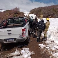 Rescataron a dos personas en el límite con Chile