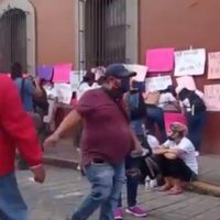Acarrean mujeres para exigir la liberación de Vera Carrizal, presunto agresor de saxofonista