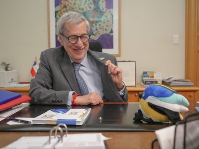Canciller chileno sufre intento de robo al regreso de aeropuerto tras recibir a AMLO