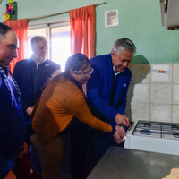 Gas natural para Los Guañacos, una obra cargada de emoción y simbolismo político